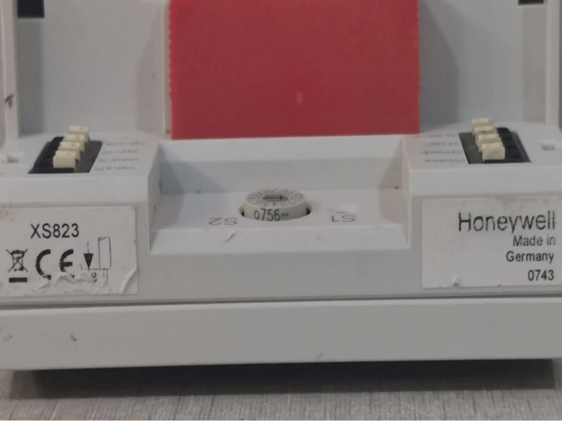 Honeywell XS823 Honeywell XS823