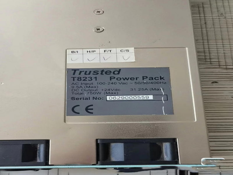 T8231